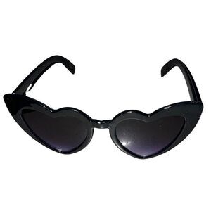 Oversized Heart Shaped Retro Sunglasses